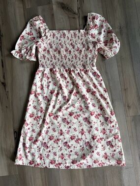 Woman’s Smocked Floral Puff-Sleeve Dress in Cream with Pink Roses
